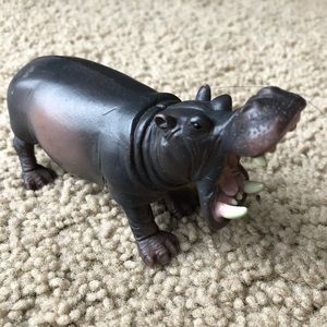 Terra hippo figure